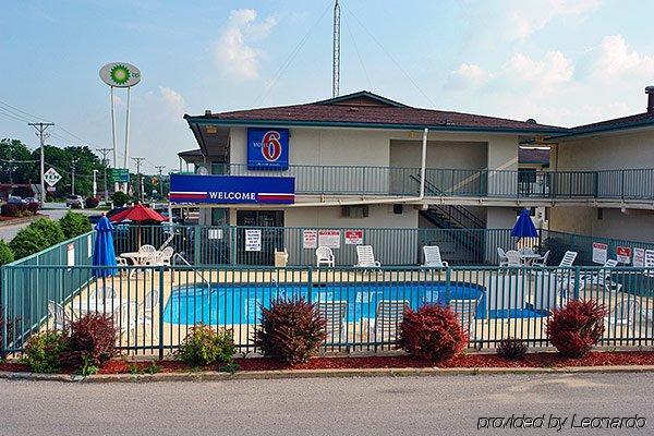 Super 7 Motel Coralville Exterior photo